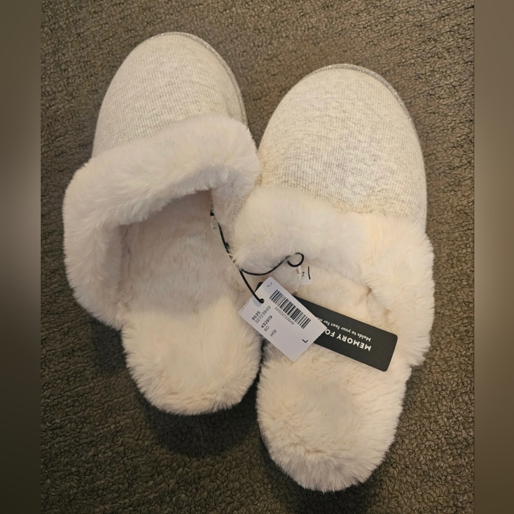Reitmans Silver & Cream Plush Slippers with Open Back